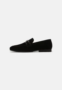 Pier One Smart Slip-Ons - Black