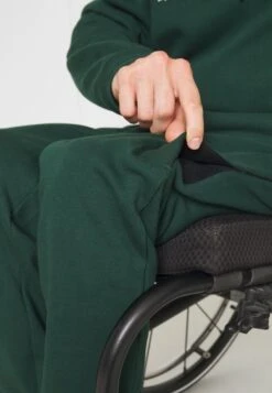 Pier One Tracksuit Bottoms - Dark Green -Pier One 2798603756624471b354f03510800ee8