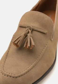 Pier One Slip-Ons - Beige 11 Pier One Slip-Ons - Beige -Pier One 28b9cc49a5f34833a634a2886209eaea