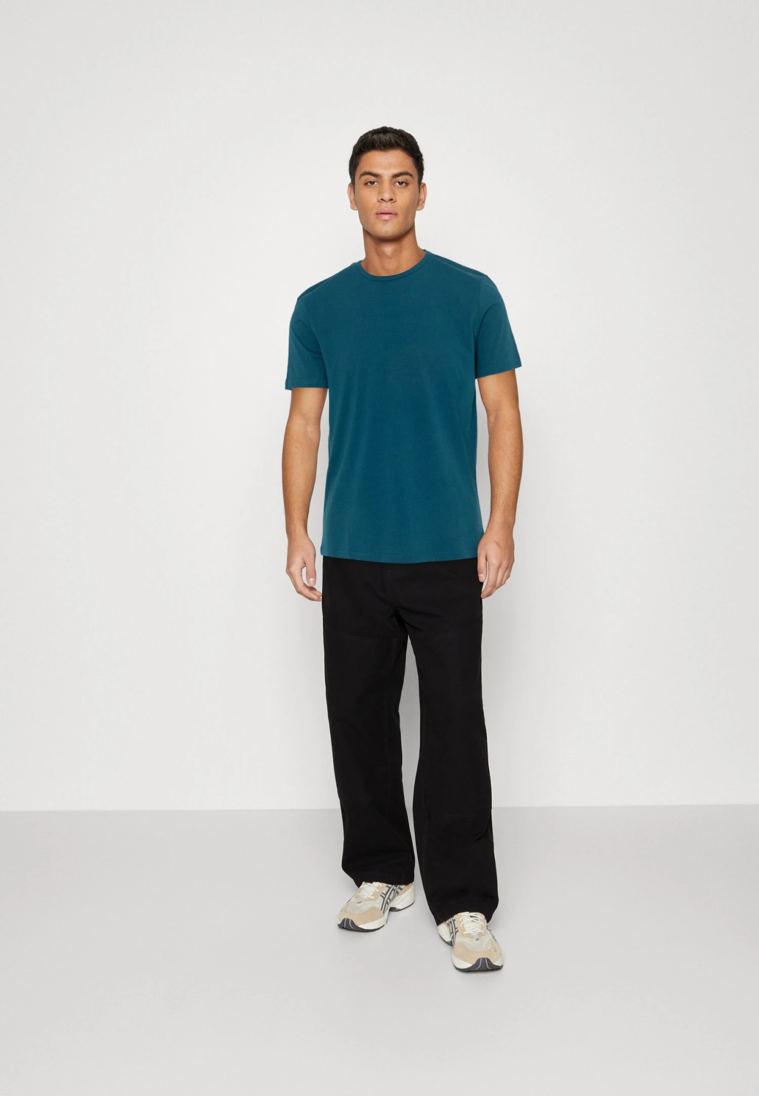 Pier One 7 Pack - Basic T-Shirt - Red/Silver/Royal Blue 1 Pier One 7 Pack - Basic T-Shirt - Red/Silver/Royal Blue