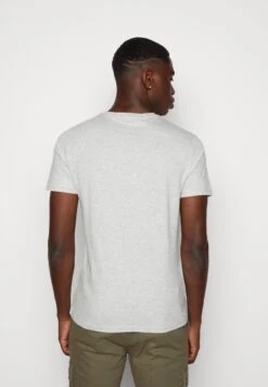 Pier One Unisex 5 Pack - Basic T-Shirt - Black /Dark Blue/Dark Green 11 Pier One Unisex 5 Pack - Basic T-Shirt - Black /Dark Blue/Dark Green -Pier One 60b09e26f77f493d9bfaf26534a8018b