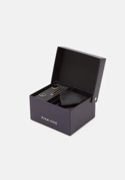 Pier One Set - Pocket Square - Black 14 Pier One Set - Pocket Square - Black -Pier One 694a847acb5d4452be025fc6f3dd0a29