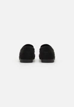 Pier One Slip-Ons - Black 8 Pier One Slip-Ons - Black -Pier One 73f18ee75733469786ac151aaa7ab9d1