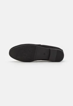 Pier One Slip-Ons - Black 10 Pier One Slip-Ons - Black -Pier One 7c594d77bc6740d4a9920a1bb4870922