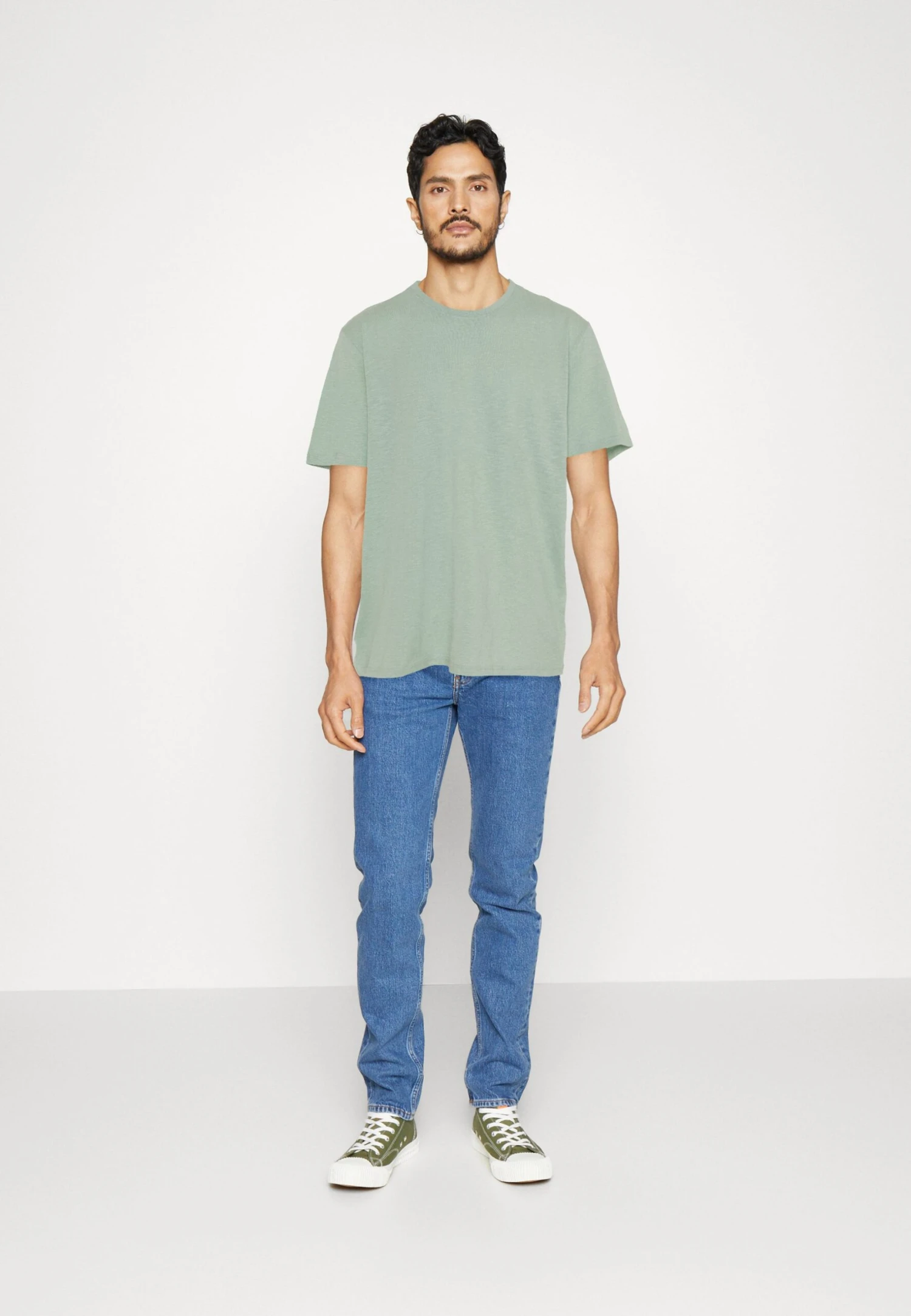 Pier One 5 Pack - Basic T-Shirt - Mint/Off-White/Khaki 1 Pier One 5 Pack - Basic T-Shirt - Mint/Off-White/Khaki