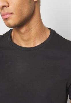 Pier One 7 Pack - Basic T-Shirt - Black -Pier One 9ff1310308384925af8ab3297a7ee42a