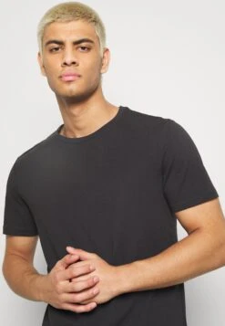 Pier One 7 Pack - Basic T-Shirt - Black -Pier One a537c665fcb548988df38d98a88a46a2