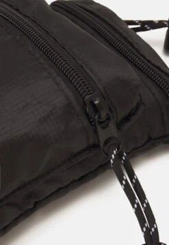 Pier One Unisex - Across Body Bag - Black -Pier One aa8a192660f642e094a17d865fd2924f