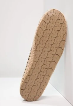 Pier One Espadrilles - Grey 10 Pier One Espadrilles - Grey -Pier One bd07e57455dd4f73a673b9ee028740f1
