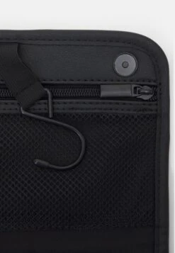 Pier One Unisex - Wash Bag - Black -Pier One c7addbd3735e449b8900c642b6503c2b