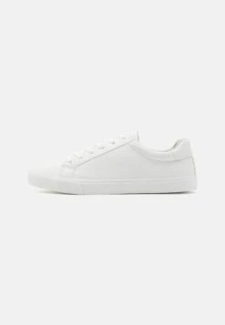 Pier One Trainers - White